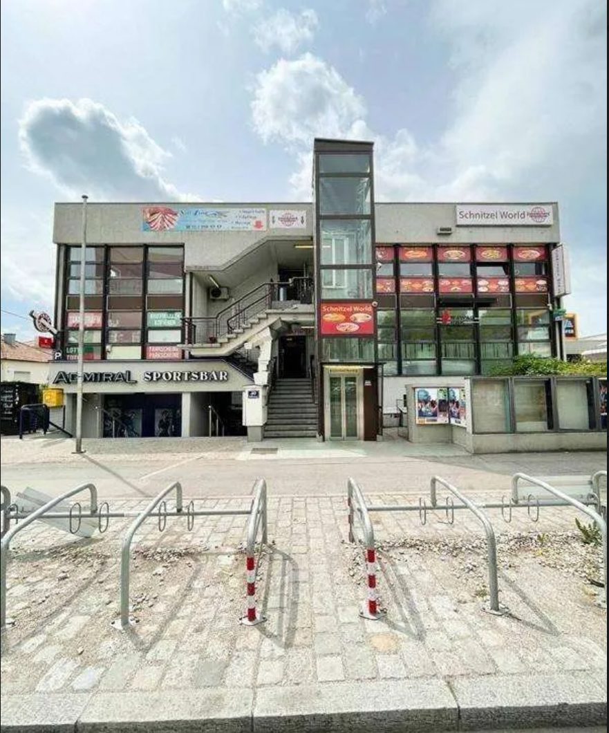 Gewerbefläche direkt neben U1 Rennbahnweg mit Parkmöglichkeit